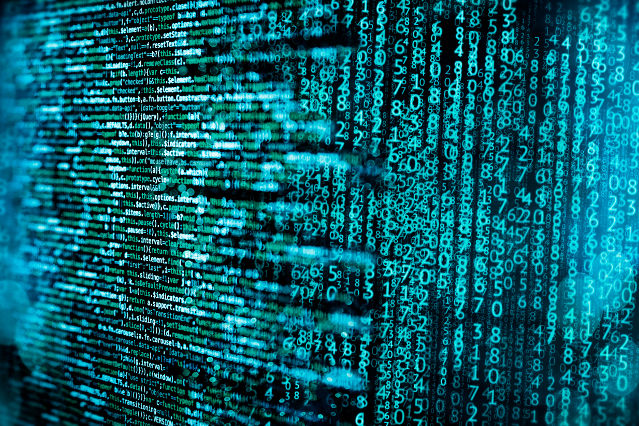 es ist eine dunkle Bildschirmfläche mit digitalen Zahlen und Zeichen abgebildet (Quelle: gopixa via Getty Images) es ist eine dunkle Bildschirmfläche mit digitalen Zahlen und Zeichen abgebildet