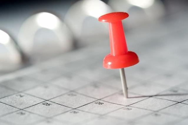 Kalenderblatt mit rotem Pin auf einem Tag als Termin des BfDI