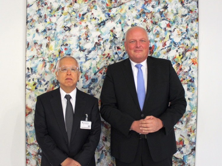 Prof. Ulrich Kelber mit Herrn Tetsuo Narukawa, Commissioner for International Cooperation bei der japanischen Personal Information Protection Commission Prof. Ulrich Kelber mit Herrn Tetsuo Narukawa, Commissioner for International Cooperation bei der japanischen Personal Information Protection Commission