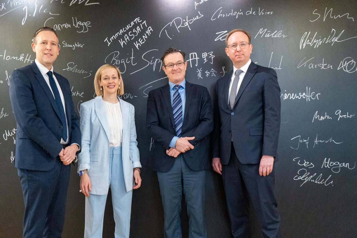 Gruppenbild mit Frau Prof. Dr. Specht-Riemenschneider (Quelle: BfDI) Gruppenbild mit Frau Prof. Dr. Specht-Riemenschneider