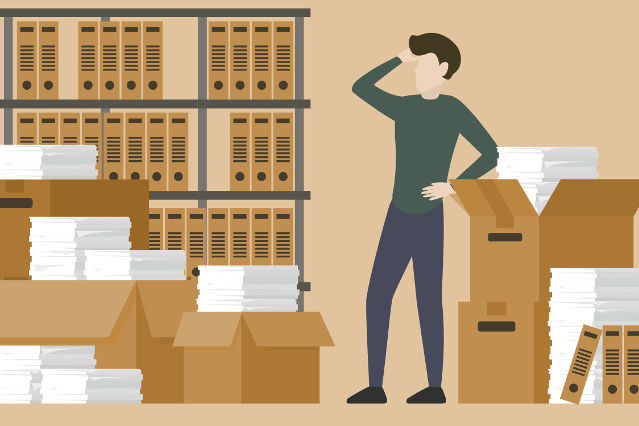 verweist auf: Deutsche Post Adress GmbH & Co. KG, Deutsche Post Direkt GmbH, Postbank (Quelle: ©Suelzengenappel - stock.adobe.com) Grafik eines Aktenregals mit Akten und vielen Papieren sowie einer Person mit der Hand am Kopf  (verweist auf: Deutsche Post Adress GmbH & Co. KG, Deutsche Post Direkt GmbH, Postbank)