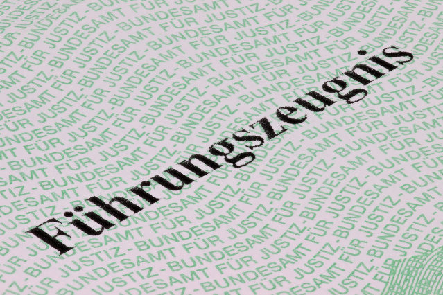 Dokumentenausschnitt mit der Aufschrift Führungszeugnis (Quelle: © Bjoern Wylezich - stock.adobe.com) Dokumentenausschnitt mit der Aufschrift Führungszeugnis